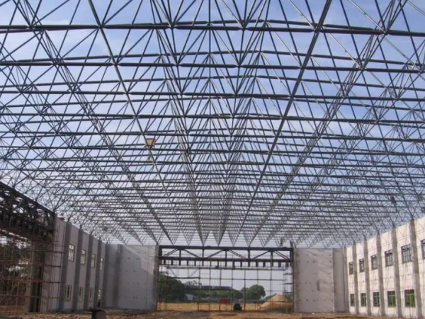 丽江网架加工材料的选择应该注意哪些问题？