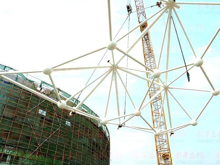 丽江体育馆网架安装